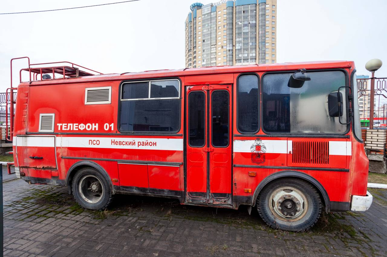 Пожарный автомобиль газодымозащитной службы АГ-16(3205)-01НН, В 219 УА98,  2008 года выпуска